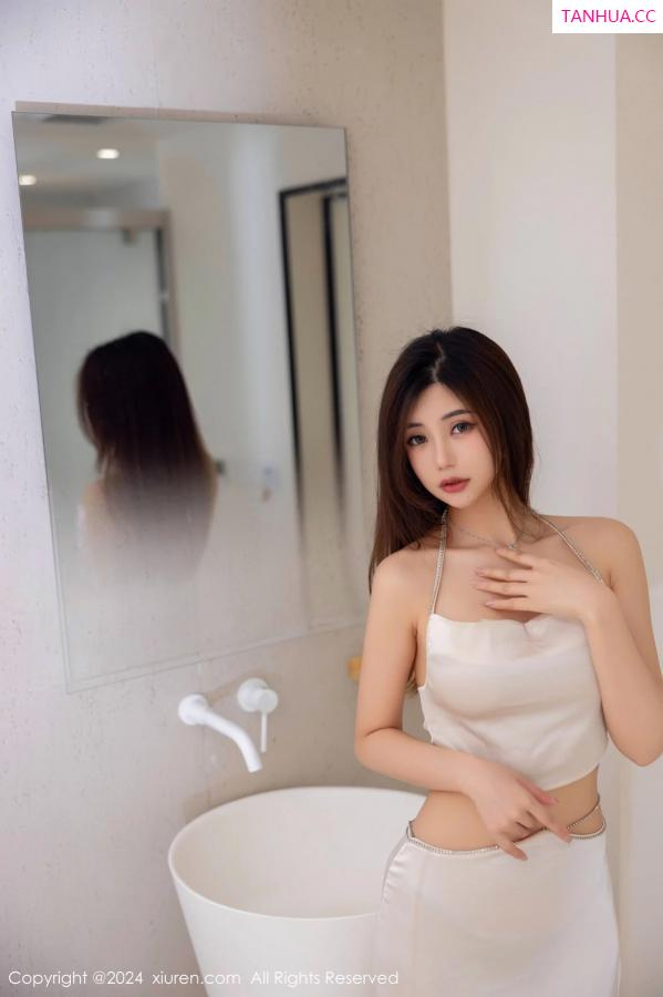 綺裡嘉 绮里嘉 [XiuRen]高清写真图 2024.01.12 No.7951 绮里嘉ula 妩媚御姐第28张图片